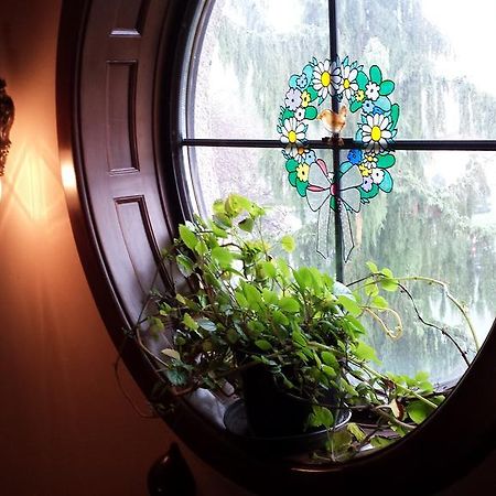 Kocsis Panzio Es Etterem Bed & Breakfast Komarom Luaran gambar